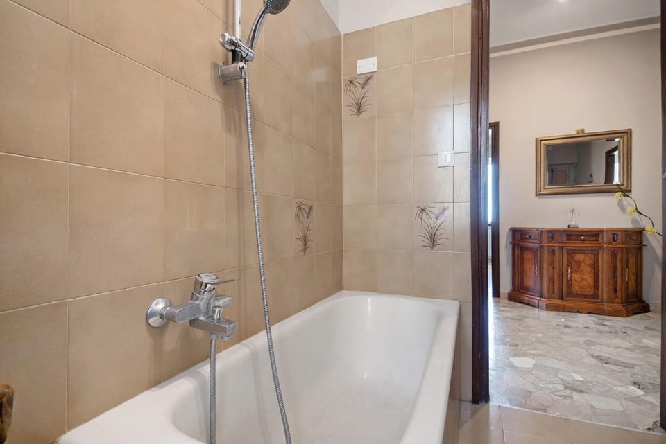 Bathroom, Living room