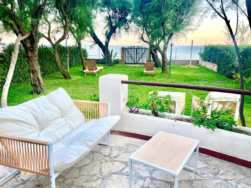 Patio, Spring, Day, Natural landscape, Garden, View (from property/room), Balcony/Terrace, Living room, Seating area, Garden view, Sea view