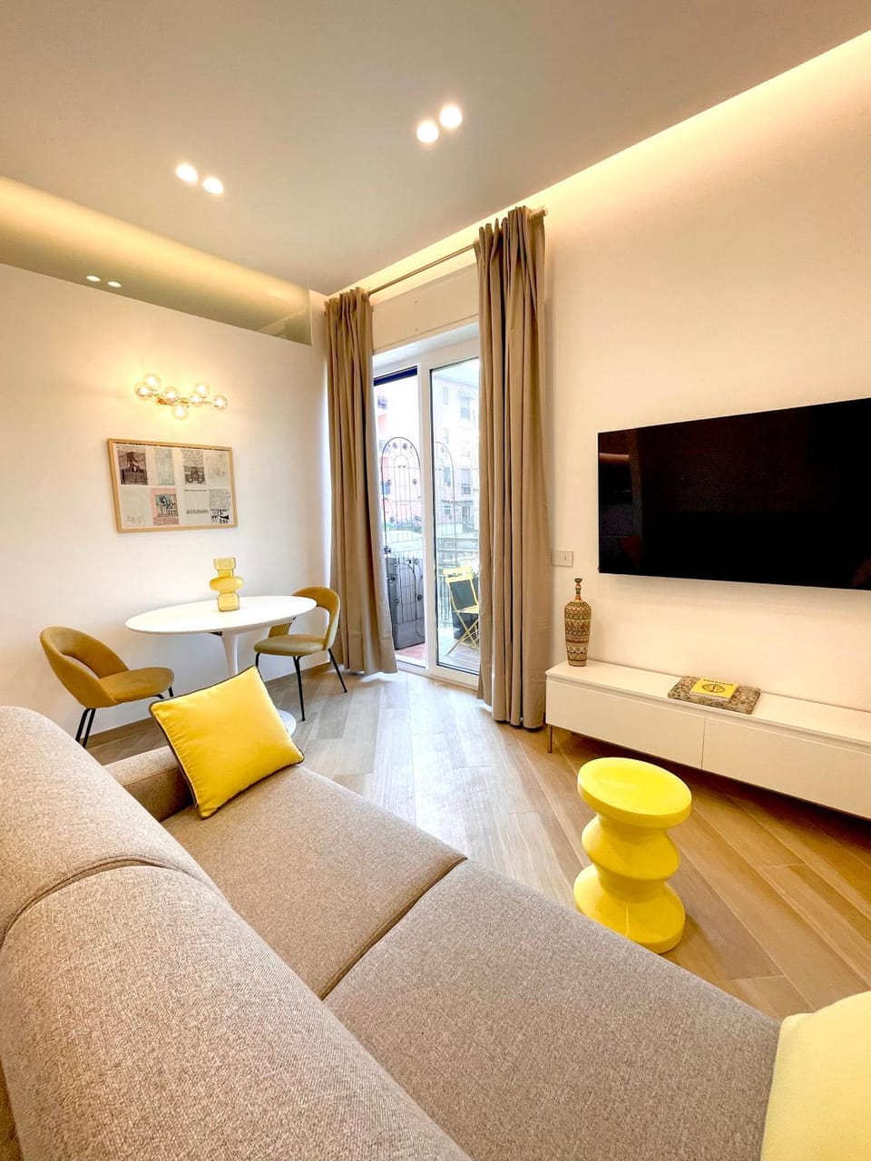 TV and multimedia, Balcony/Terrace, Living room