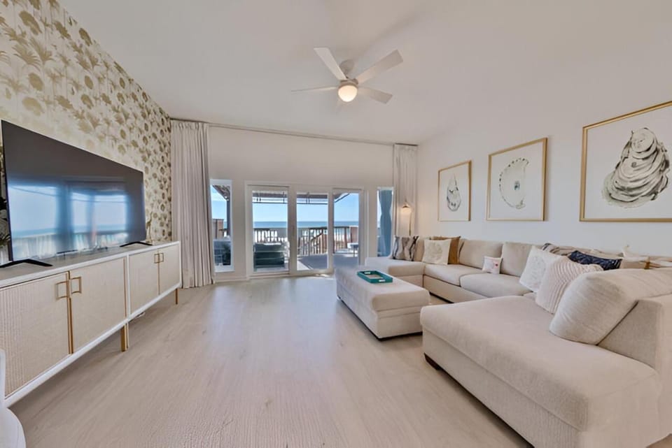 Gulfs Edge Townhome #7- Sun-Kissed Memories by Emerald Coast Retreats House in Panama City Beach