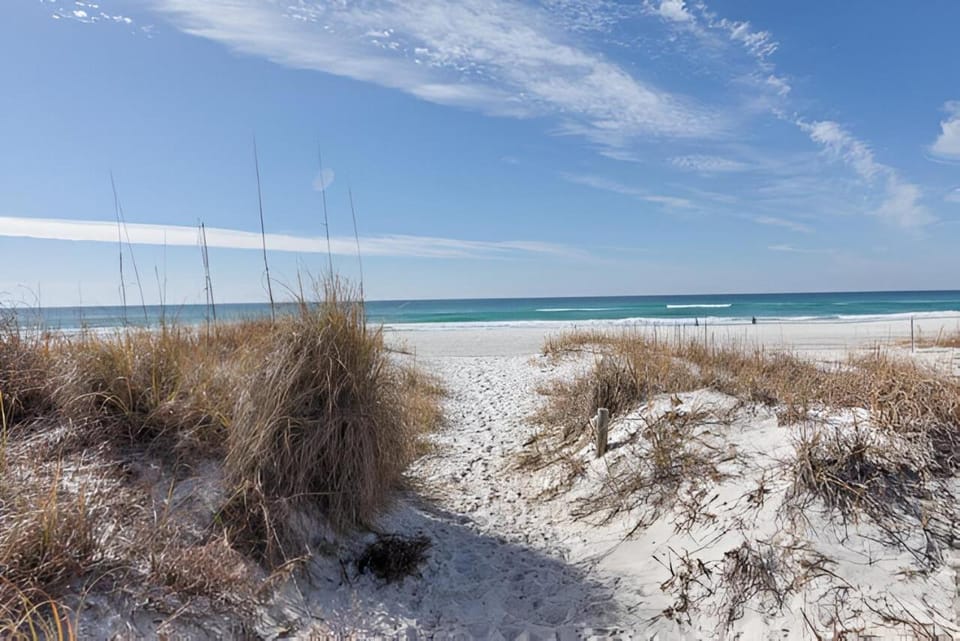 Gulfs Edge Townhome #7- Sun-Kissed Memories by Emerald Coast Retreats House in Panama City Beach
