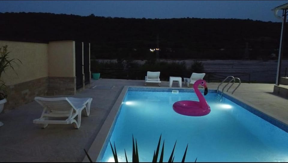 Swimming pool
