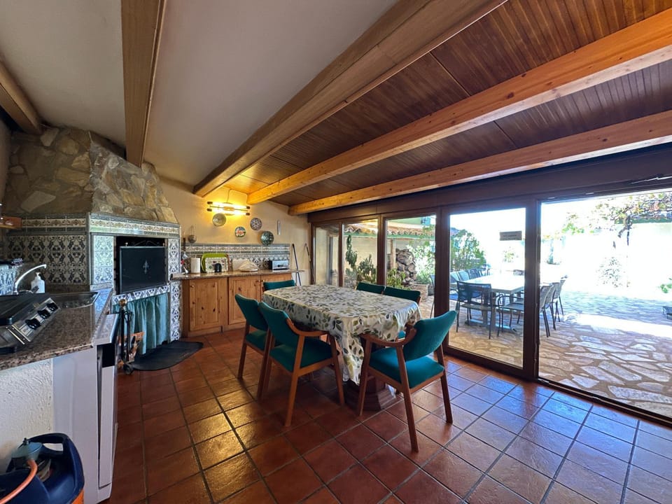 Communal lounge/ TV room, Kitchen or kitchenette, Dining area