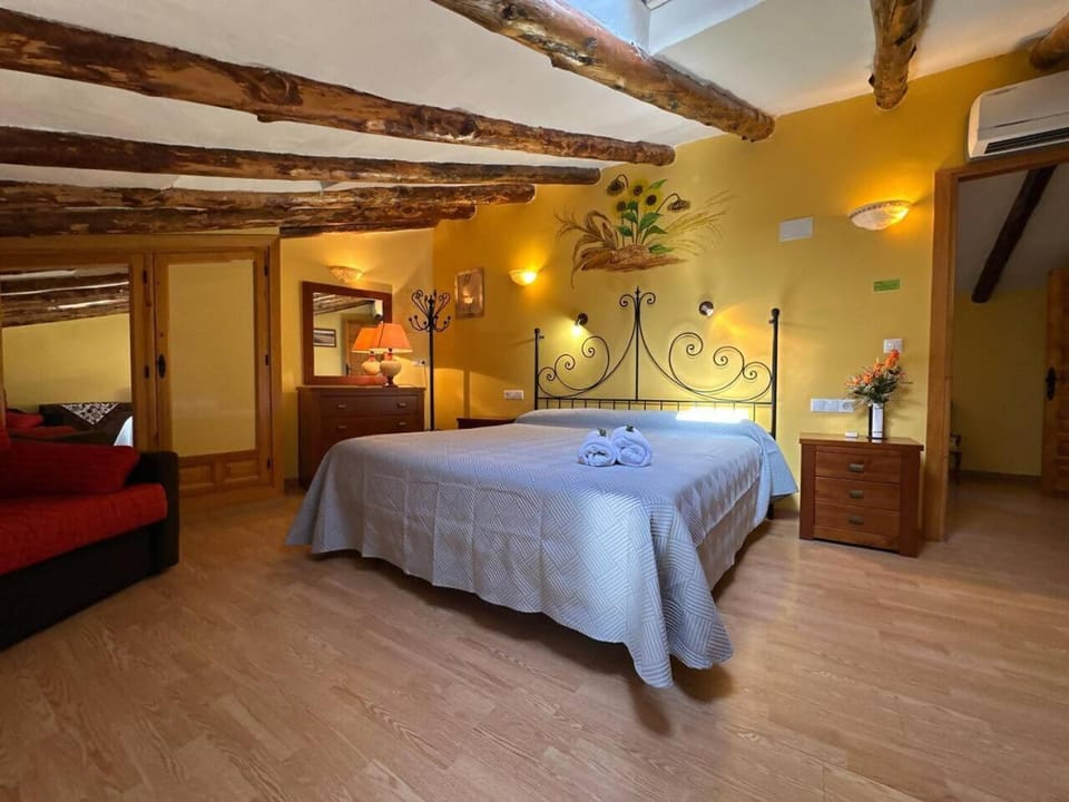Entrefrutales · Casa Rural entre Árboles y Aromas House in Aragon