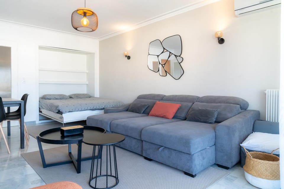Bed, Living room