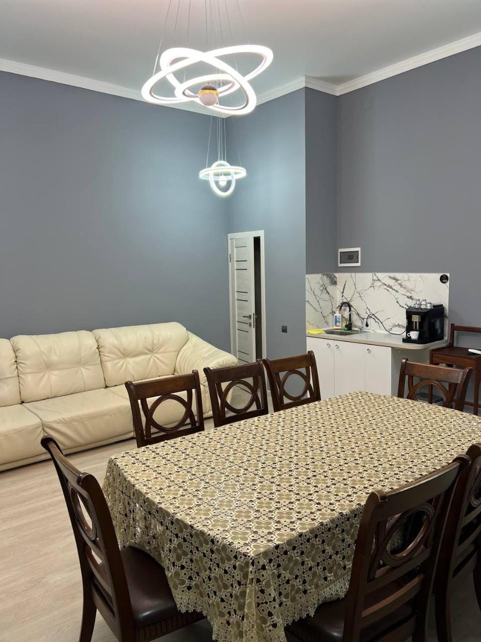 Kitchen or kitchenette, Living room, Seating area, Dining area, minibar
