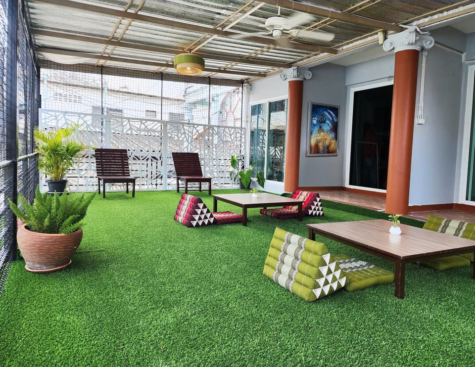 Patio, Day, Garden, Balcony/Terrace, Balcony/Terrace, Seating area, Garden view