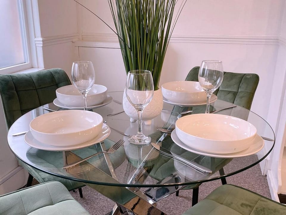 Seating area, Dining area