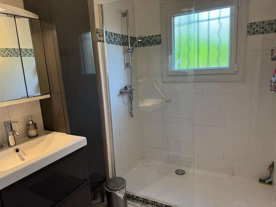 Appart rez de jardin 2 à 6 personnes Apartment in Six-Fours-les-Plages