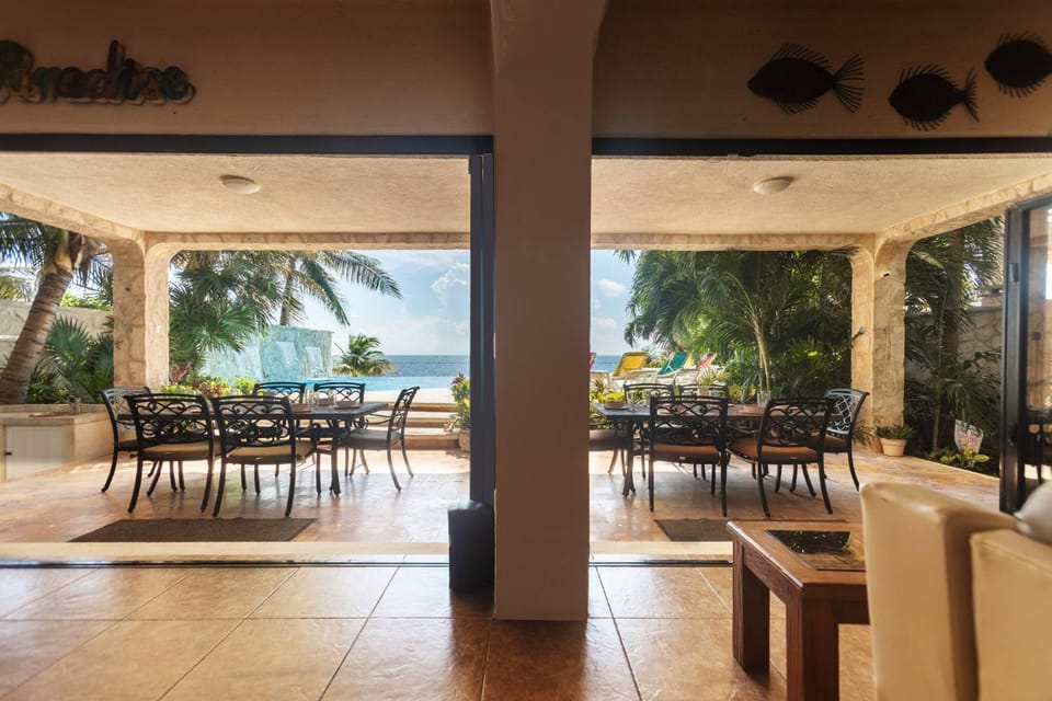 Facade/entrance, View (from property/room)