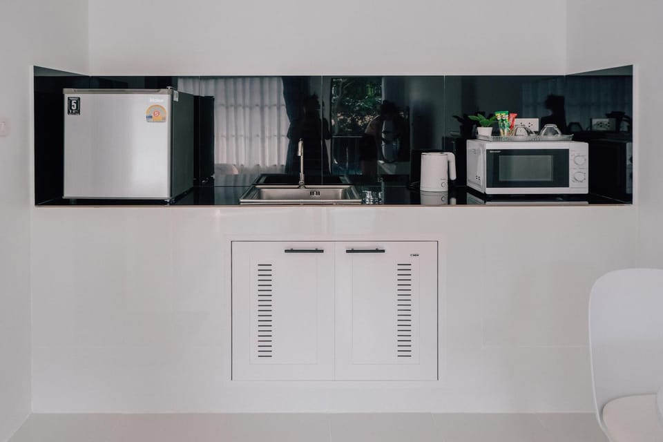 Coffee/tea facilities, Kitchen or kitchenette, microwave, minibar