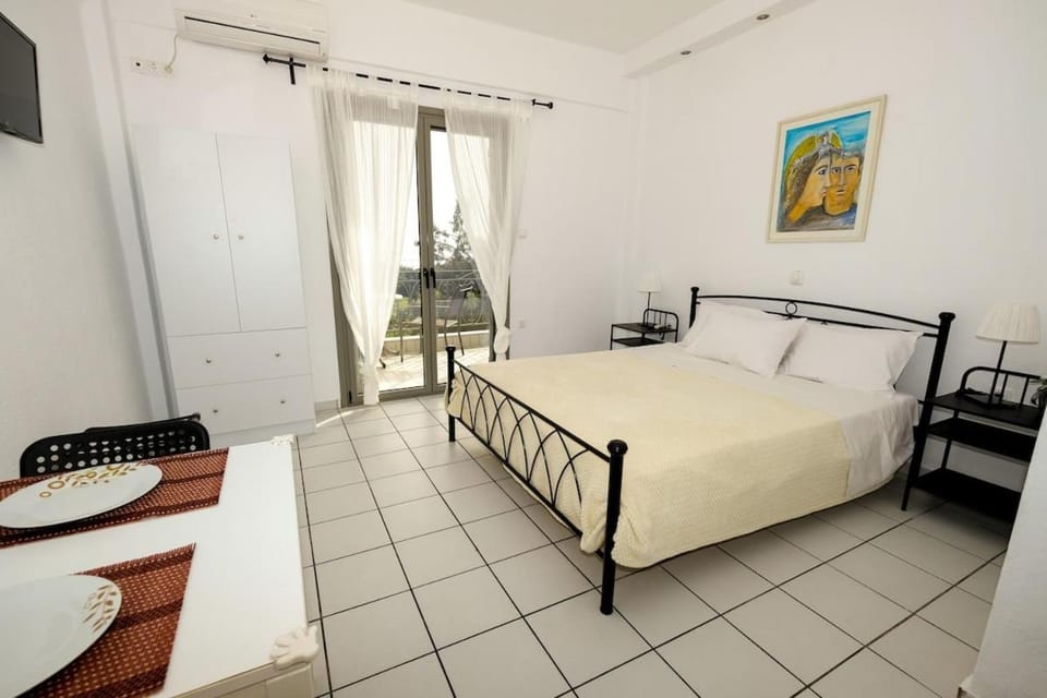 Olympia Zervea Studios with Pool #2 Double Apartment in Messenia