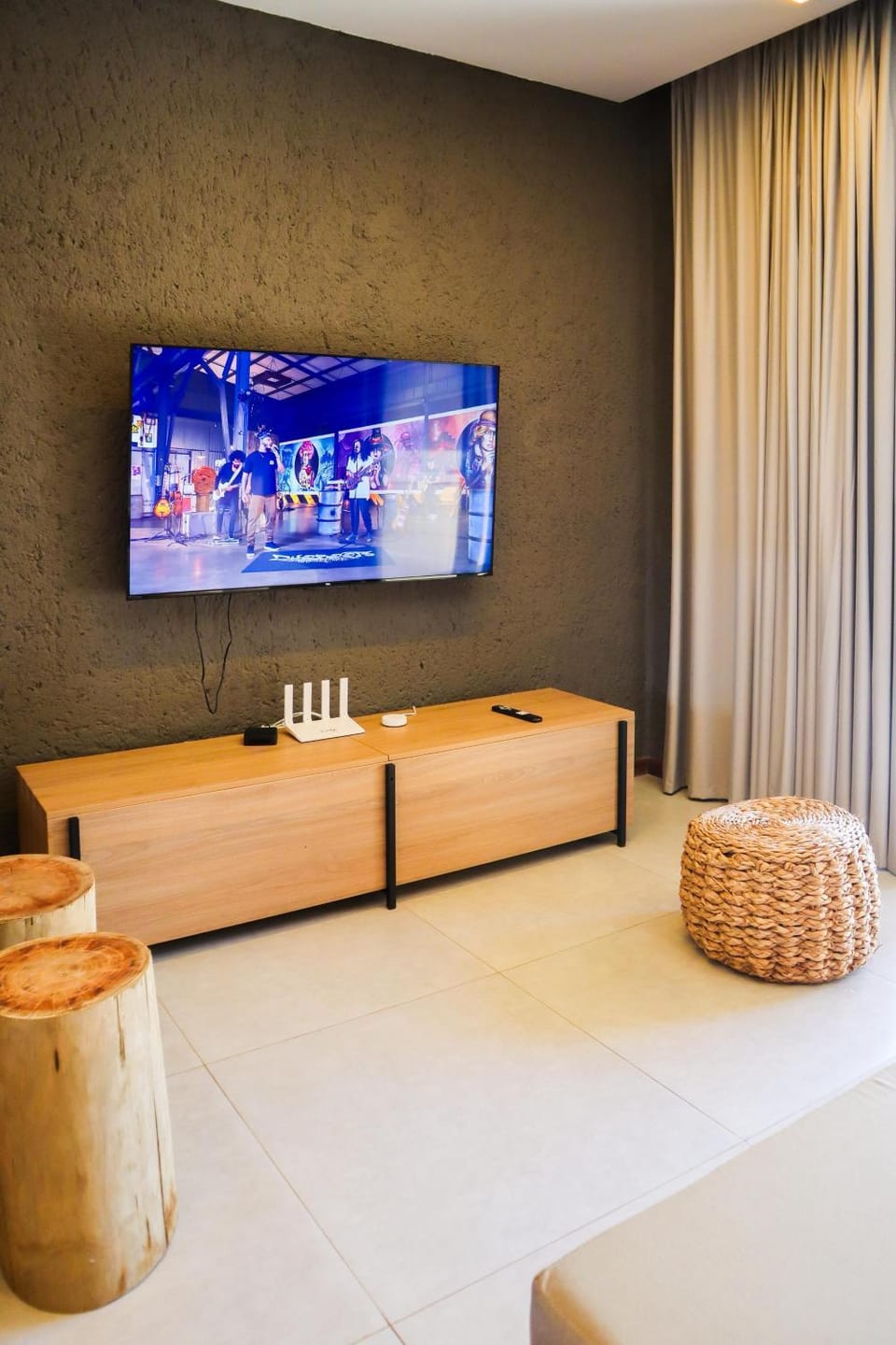 Communal lounge/ TV room