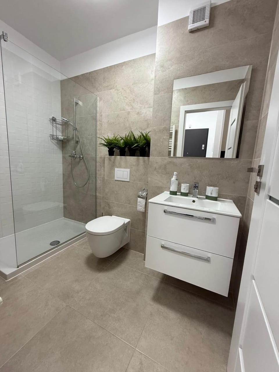 Shower, Toilet, hair dryier