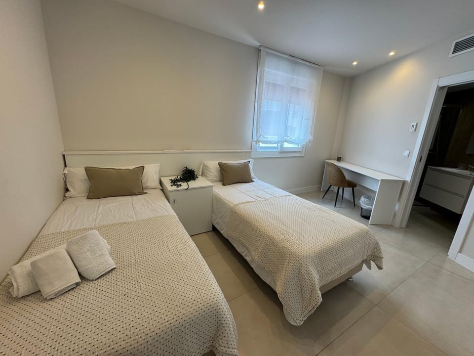 Photo of the whole room, Bedroom