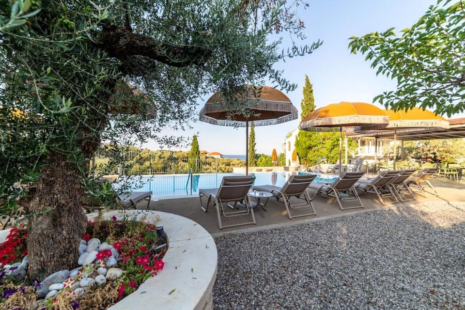 Olympia Zervea Studios with Pool #5 Triple Apartment in Messenia
