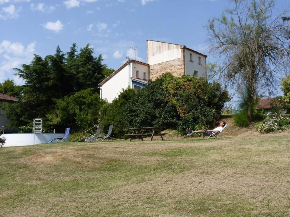 Gite le pigeonnier du figue-haut avec piscine privée et Climatisation à Durfort Lacapelette House in Occitanie
