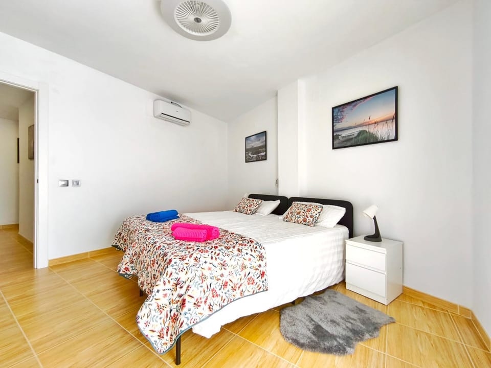 Bed, Bedroom, towels, air conditioner