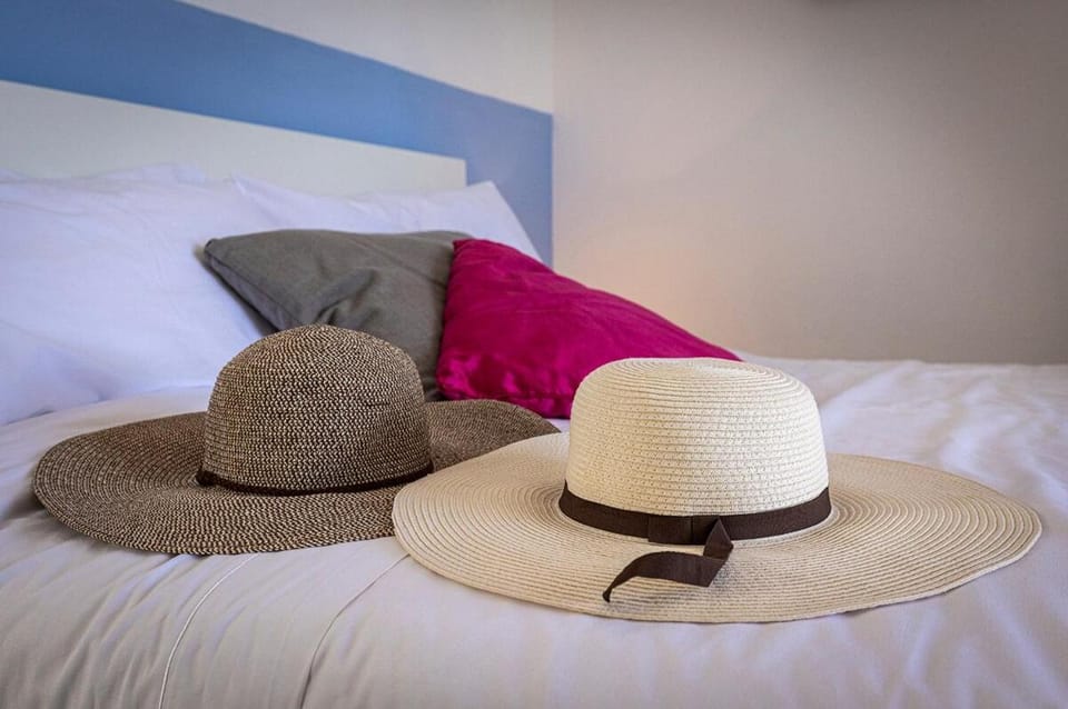 La Duquesa - Gaviotas Frontline Apartment in Costa del Sol