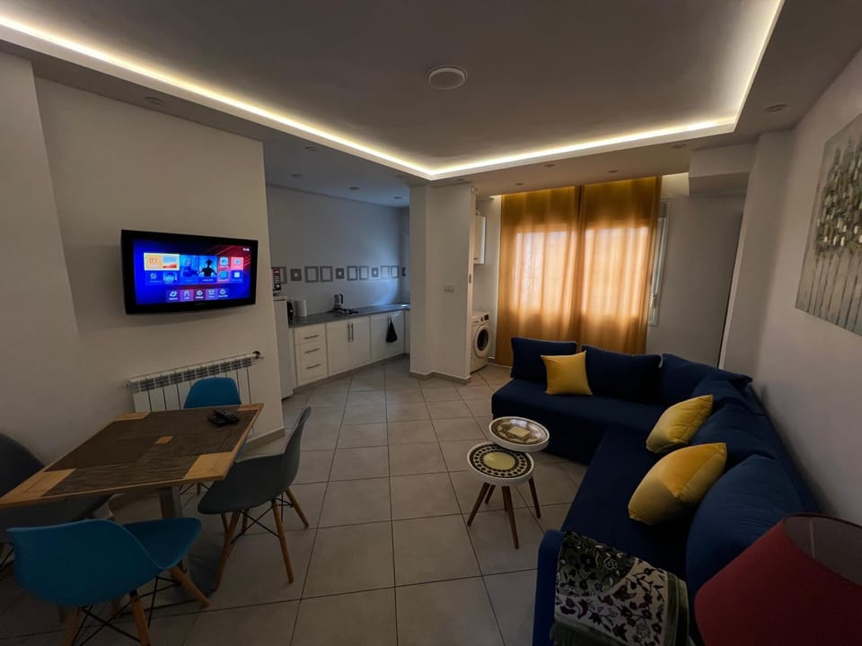 TV and multimedia, Living room, Dining area