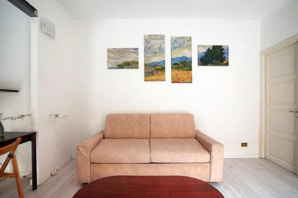 A Home by the Academy Apartment in Turin