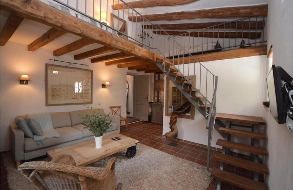 Seating area, Bedroom
