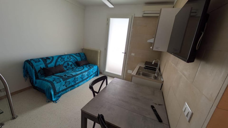 TV and multimedia, Living room, air conditioner