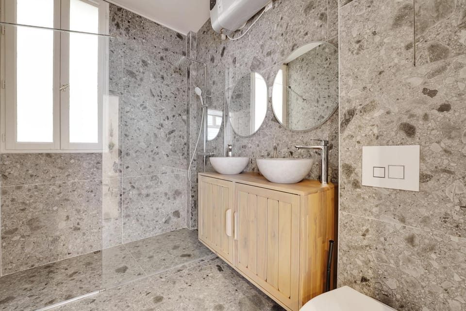 "Cozy Apartment 1BDR 4P – Paris 8th Saint-Lazare Apartment in Paris