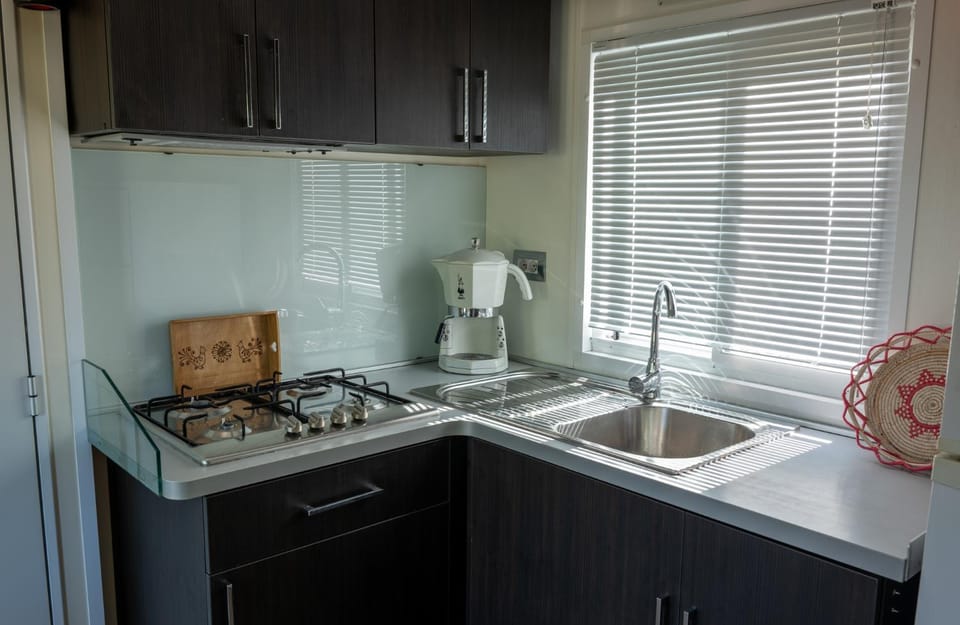 Kitchen or kitchenette, pet friendly, stove