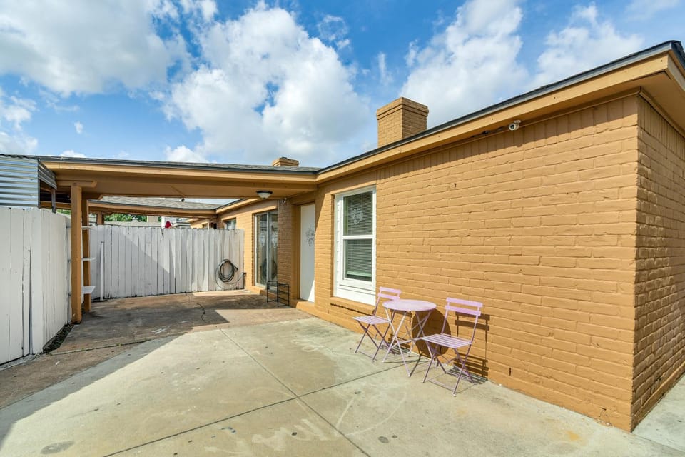 2 Mi to Chinatown: Pet-Friendly Houston Home House in Harris County