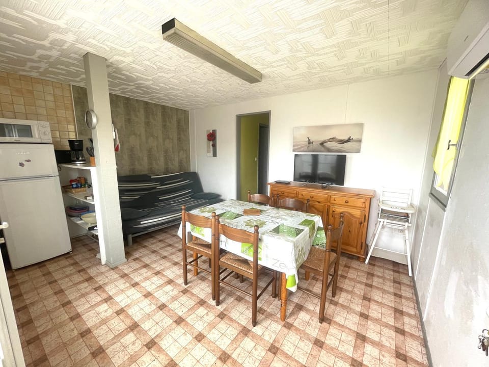 Chalet climatisé 5 personnes Gruissan plage Apartment in Gruissan