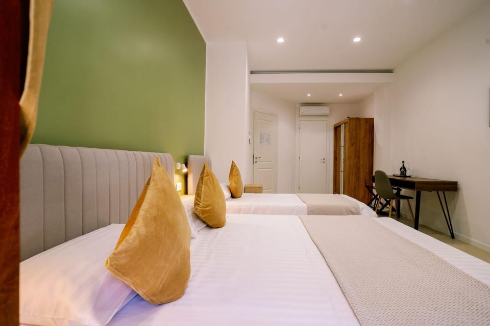 Bed, Bedroom, air conditioner