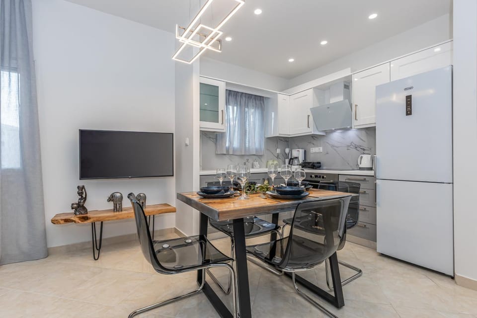 TV and multimedia, Kitchen or kitchenette, Dining area, oven