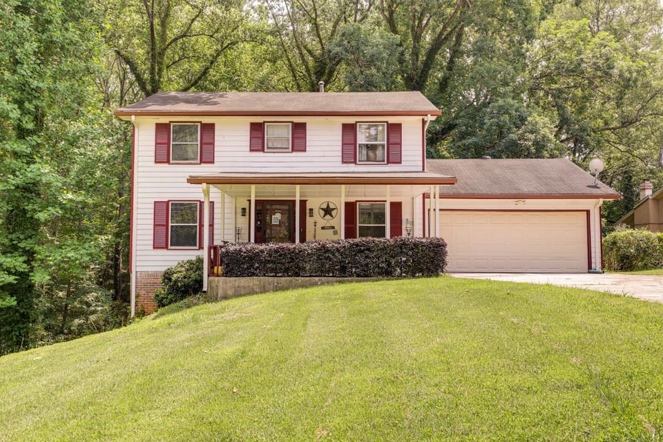 Group Getaway: Spacious Home in Stone Mountain! House in Georgia