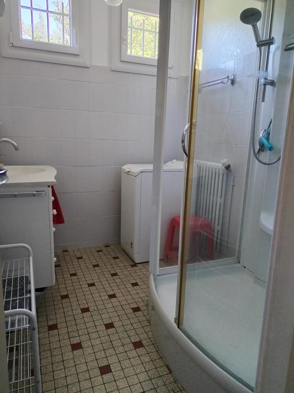 Shower, Bathroom, washing machine