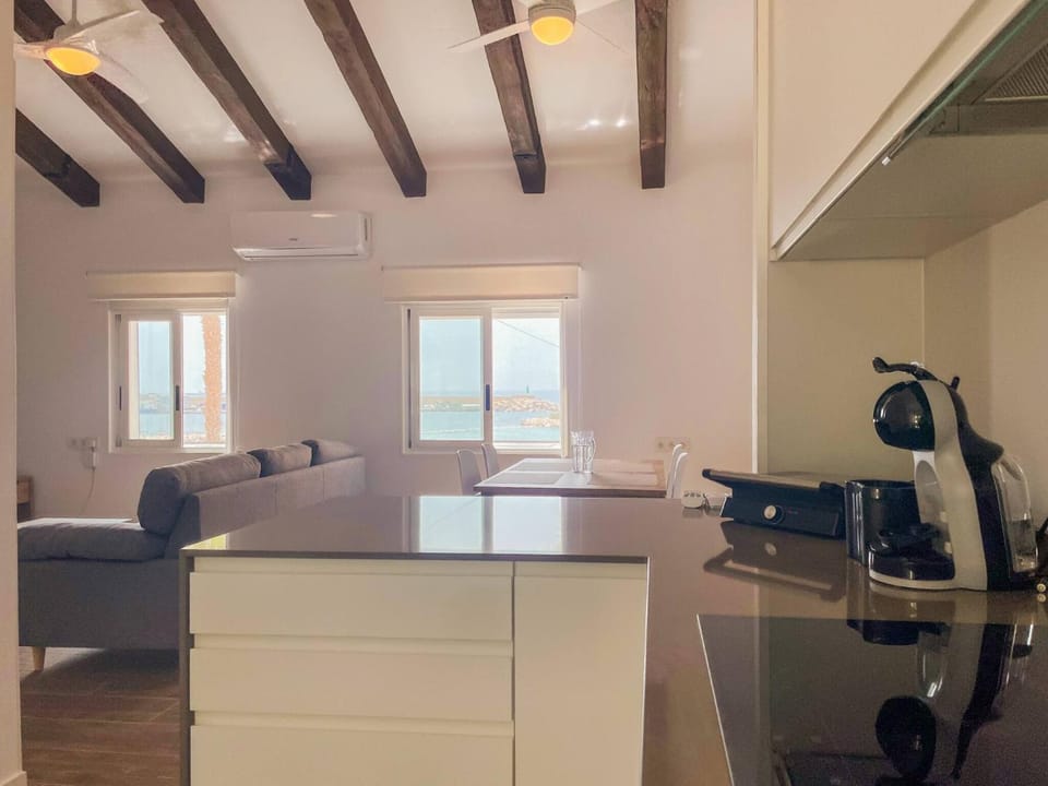 Kitchen or kitchenette, Other, Dining area