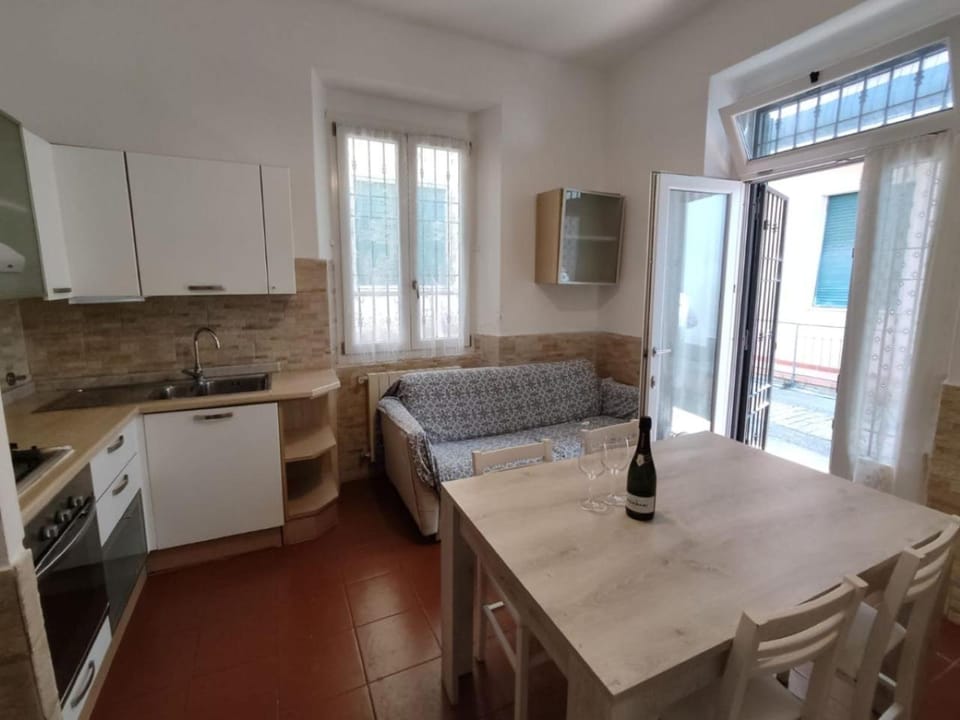 Kitchen or kitchenette, Living room, Dining area