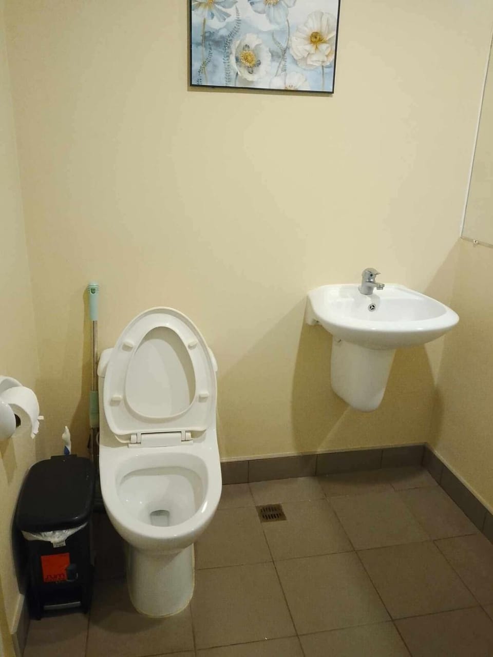 Apaws Crib 1 Bedroom Beside Pool Condo Unit Apartment in Cagayan de Oro