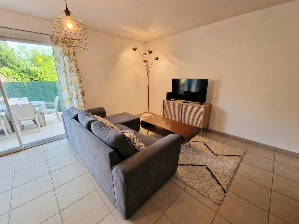 Communal lounge/ TV room, Living room, internet