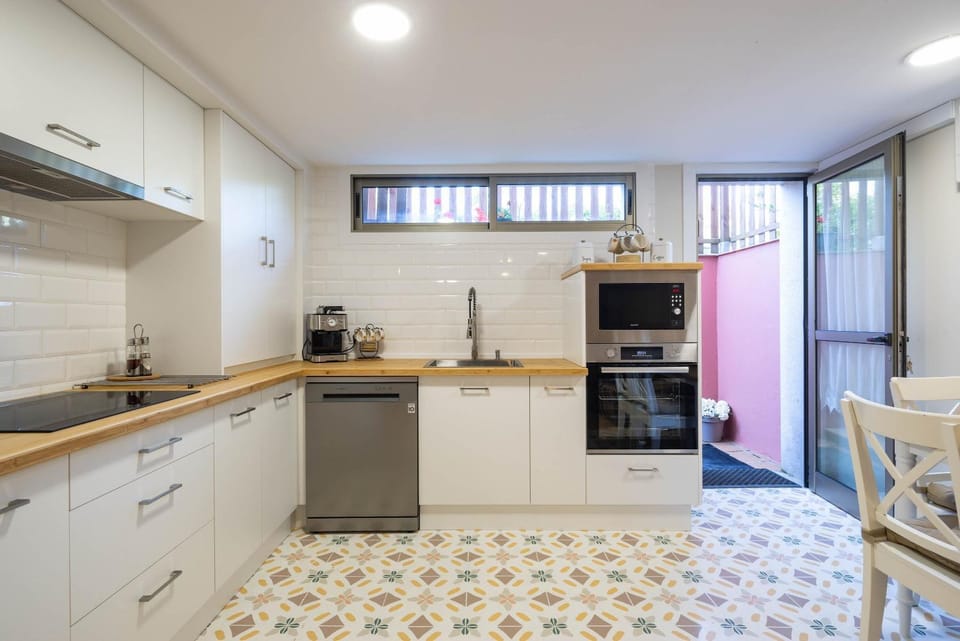 Kitchen or kitchenette, Living room