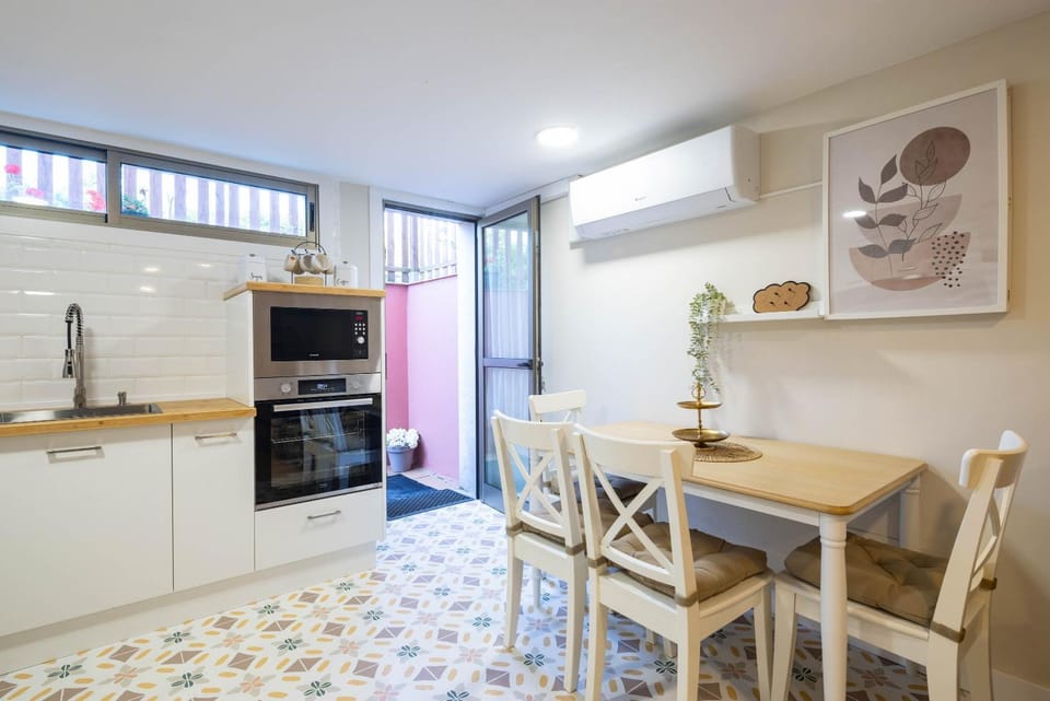 Property building, Kitchen or kitchenette, Living room
