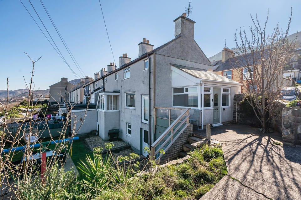 Sea view cottage near snowdon & coastal trails House in Wales