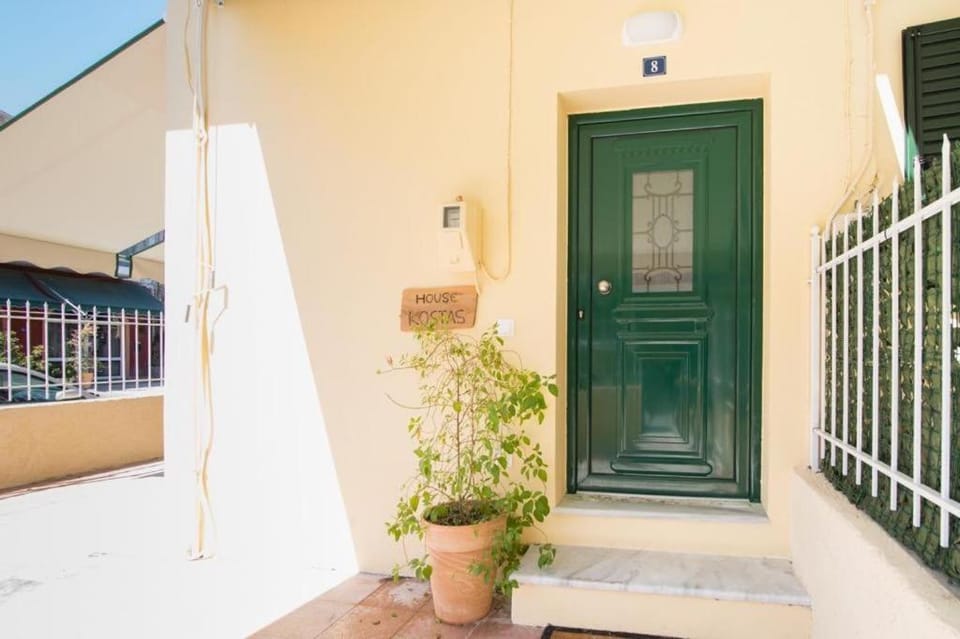 Kosta's House Apartment in Corfu