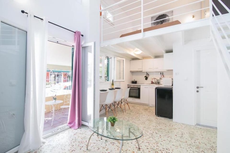 Kosta's House Apartment in Corfu