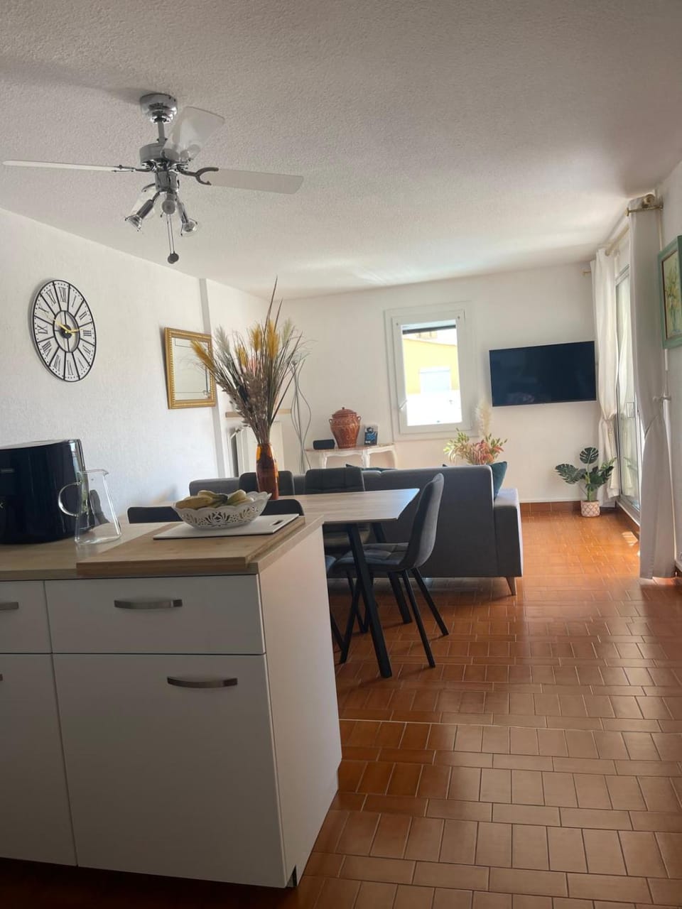 Communal lounge/ TV room