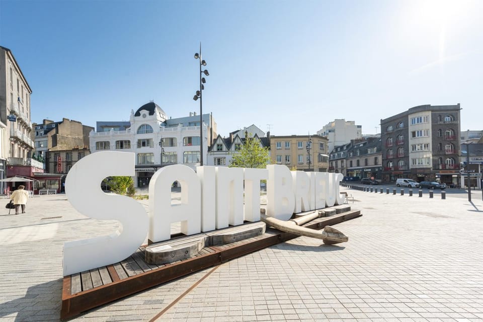 Nearby landmark