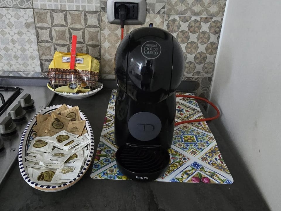 Coffee/tea facilities, Food, Drinks