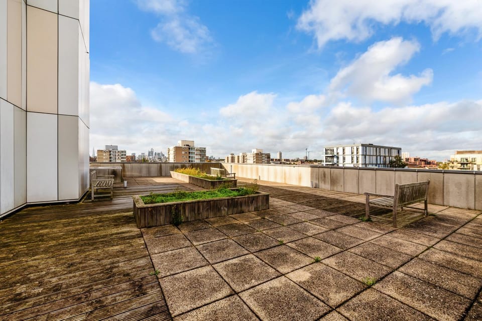 2 bed 2 bath Long term stay in Canary Wharf - Balcony - Free Wifi Apartment in London