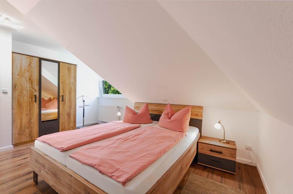 Bedroom, wardrobe