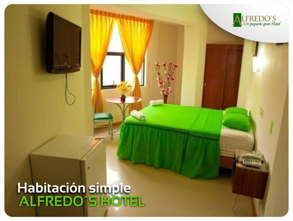 Bed, TV and multimedia, Bedroom